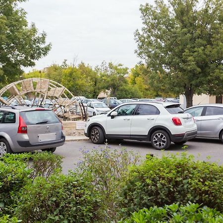 studio Vaucluse Apartamento LʼIsle-sur-la-Sorgue Exterior foto